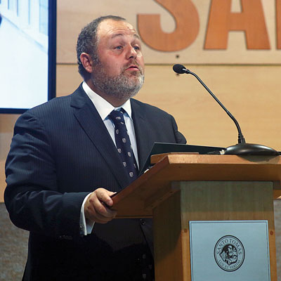 Roger Sepúlveda, rector.