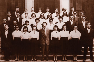 corcudec-Primera-formación-Coro,-18-de-agosto-1954-Heles-Contreras-al-centro