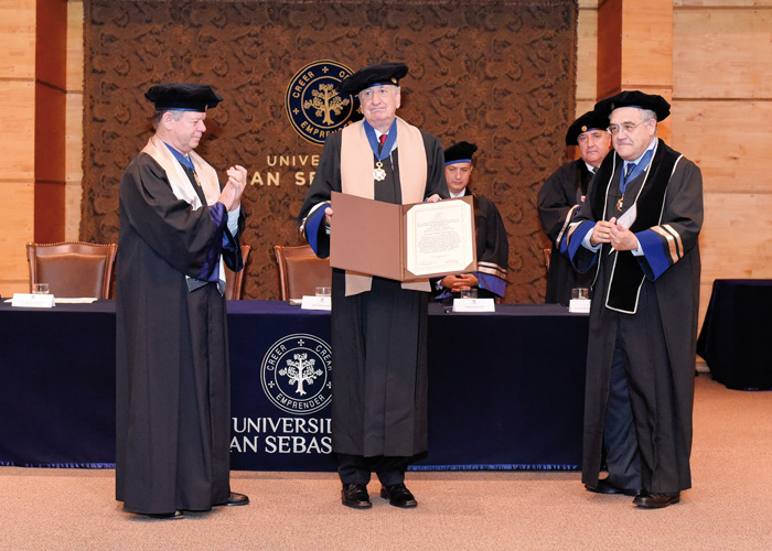 neg-Honoris Causa 4