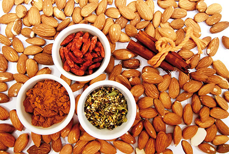 bita-Emporio-almonds-771630_1280