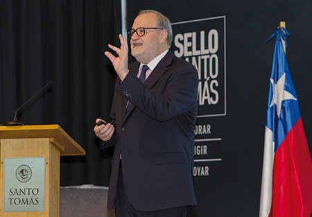 publi-ust-La Investigación en Chile del doctor Exqueiel González fue el tema con que Santo Tomás dió inicio a su Año Académico 2017.