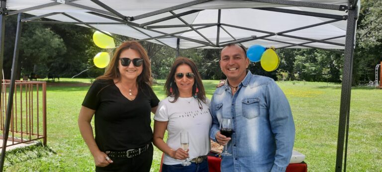 Gladys Maldonado, Piroschka Castillo y Víctor Aguilera