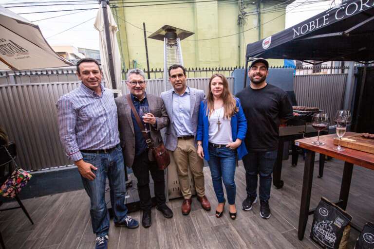 Juan Paulo Lavín, Luis Sepúlveda, Miguel Burgos, Claudia Román y Felipe Burgos.
