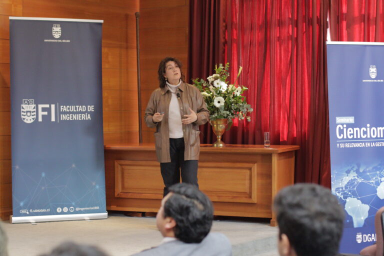 Carolina González, jefa del Departamento de Gestión de Conocimiento, Monitoreo y Prospección de la ANID.
